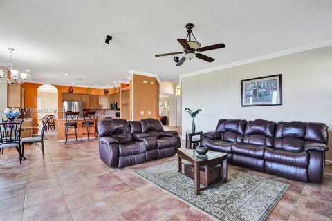 Casa en venta en Miramar, Florida, 5 dormitorios, 325.16 m2 № 1695957 - foto 9