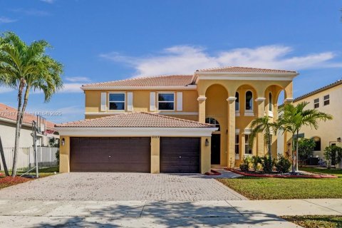 Casa en venta en Miramar, Florida, 5 dormitorios, 325.16 m2 № 1695957 - foto 1