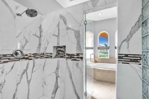 Casa en venta en Miramar, Florida, 5 dormitorios, 325.16 m2 № 1695957 - foto 3