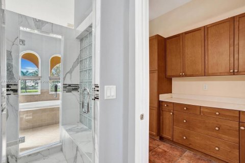 Casa en venta en Miramar, Florida, 5 dormitorios, 325.16 m2 № 1695957 - foto 30
