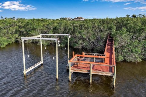 House in Terra Ceia, Florida 5 bedrooms, 359.9 sq.m. № 1742641 - photo 8