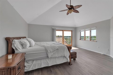 House in Terra Ceia, Florida 5 bedrooms, 359.9 sq.m. № 1742641 - photo 28