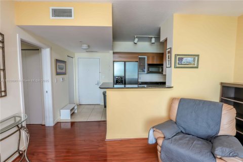 Condominio en venta en Miami, Florida, 1 dormitorio, 78.6 m2 № 1888783 - foto 10