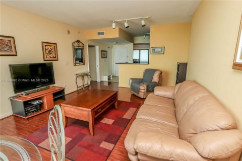 Condominio en venta en Miami, Florida, 1 dormitorio, 78.6 m2 № 1888783 - foto 9