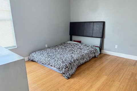Casa en venta en Orlando, Florida, 4 dormitorios, 226.31 m2 № 1724520 - foto 8