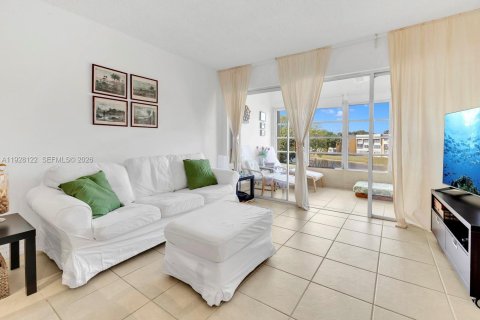 Condominio en venta en Tamarac, Florida, 2 dormitorios, 81.75 m2 № 1988205 - foto 18