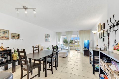 Condominio en venta en Tamarac, Florida, 2 dormitorios, 81.75 m2 № 1988205 - foto 6