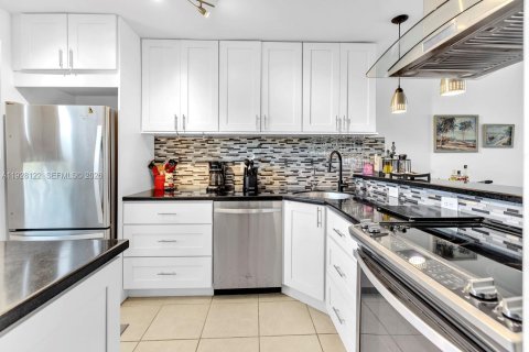 Condominio en venta en Tamarac, Florida, 2 dormitorios, 81.75 m2 № 1988205 - foto 11