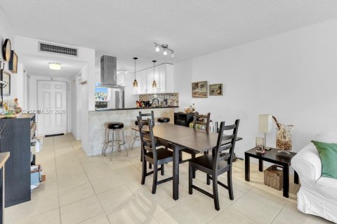 Condominio en venta en Tamarac, Florida, 2 dormitorios, 81.75 m2 № 1988205 - foto 21