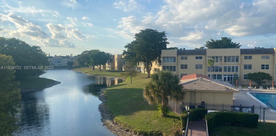 Condo à Tamarac, Floride, 2 chambres № 1988205