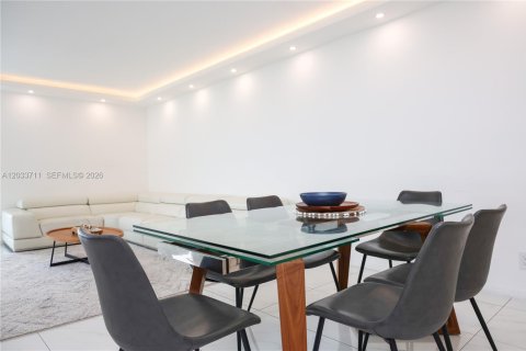 Copropriété à vendre à Sunny Isles Beach, Floride: 2 chambres, 148.92 m2 № 2241143 - photo 30