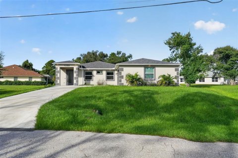 House in North Port, Florida 3 bedrooms, 161.28 sq.m. № 2225639