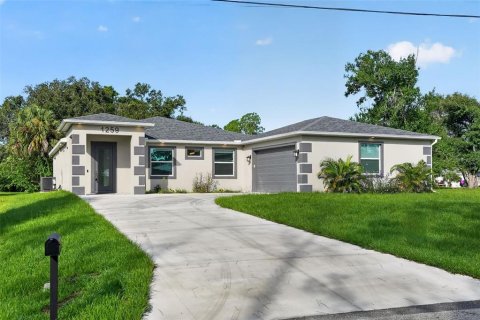 House in North Port, Florida 3 bedrooms, 161.28 sq.m. № 2225639 - photo 2