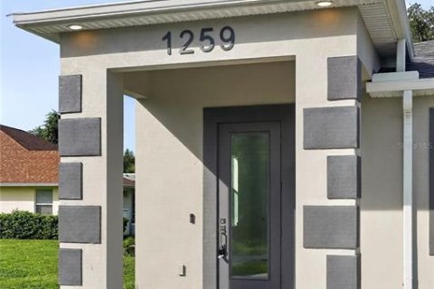 House in North Port, Florida 3 bedrooms, 161.28 sq.m. № 2225639 - photo 8