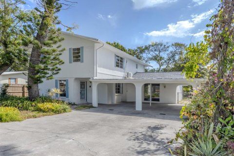 House in Nokomis, Florida 3 bedrooms, 277.22 sq.m. № 1614138 - photo 1