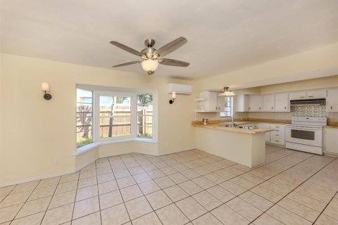 House in Nokomis, Florida 3 bedrooms, 277.22 sq.m. № 1614138 - photo 13