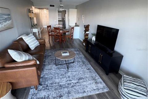 Condo in Saint Pete Beach, Florida, 1 bedroom  № 1788219 - photo 10