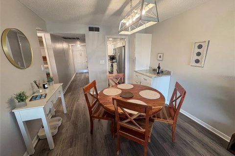 Condo in Saint Pete Beach, Florida, 1 bedroom  № 1788219 - photo 7