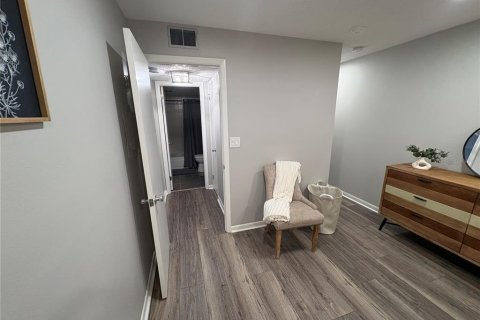 Condo in Saint Pete Beach, Florida, 1 bedroom  № 1788219 - photo 23