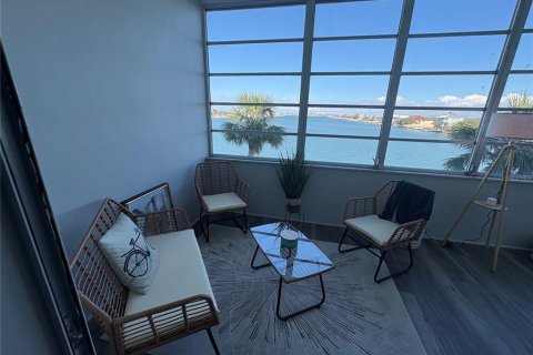Condo in Saint Pete Beach, Florida, 1 bedroom  № 1788219 - photo 22