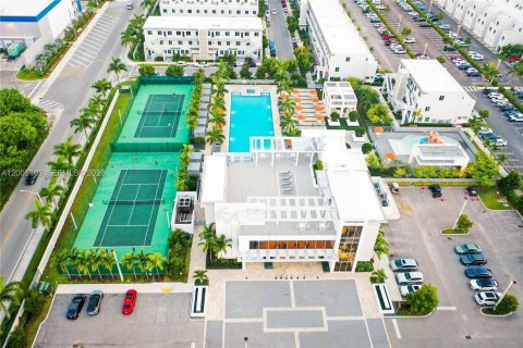 Condo in Doral, Florida, 3 bedrooms in LANDMARK  № 2170582 - photo 19