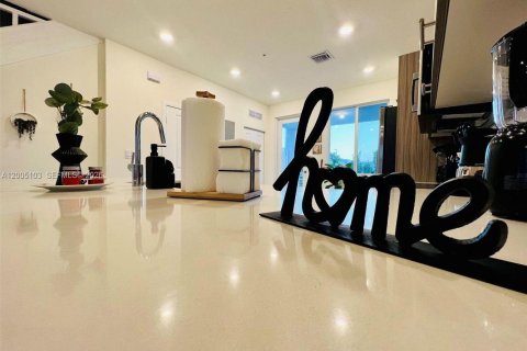 Condo in Doral, Florida, 3 bedrooms in LANDMARK  № 2170582 - photo 8