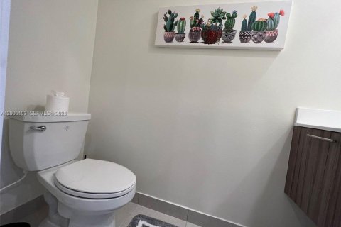 Condo in Doral, Florida, 3 bedrooms in LANDMARK  № 2170582 - photo 15
