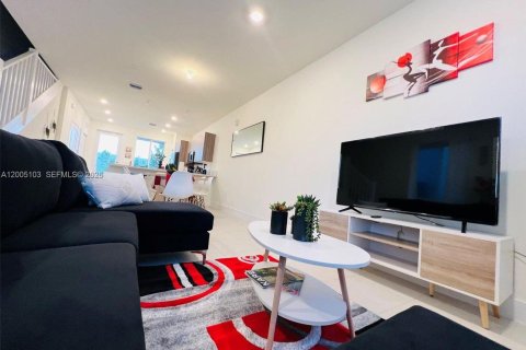 Condo in Doral, Florida, 3 bedrooms in LANDMARK  № 2170582 - photo 6