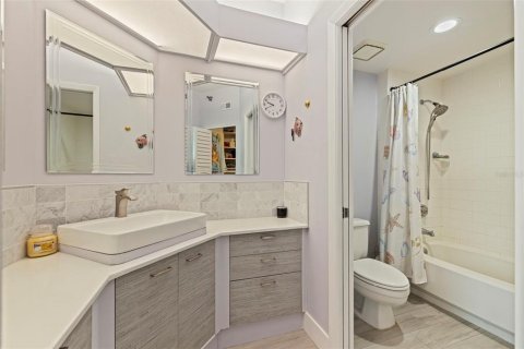 Condo in South Pasadena, Florida, 2 bedrooms  № 1834847 - photo 20