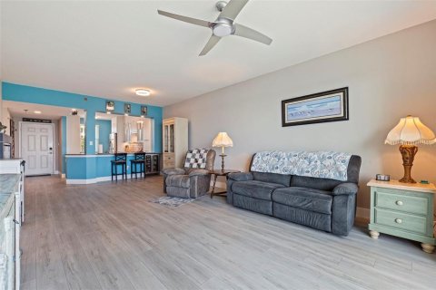 Condo in South Pasadena, Florida, 2 bedrooms  № 1834847 - photo 14