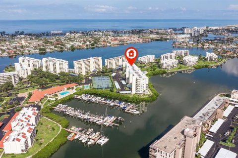 Condo in South Pasadena, Florida, 2 bedrooms  № 1834847 - photo 1
