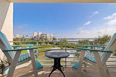 Condo in South Pasadena, Florida, 2 bedrooms  № 1834847 - photo 15