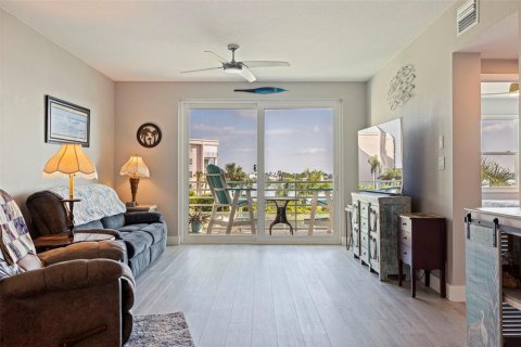 Condo in South Pasadena, Florida, 2 bedrooms  № 1834847 - photo 12