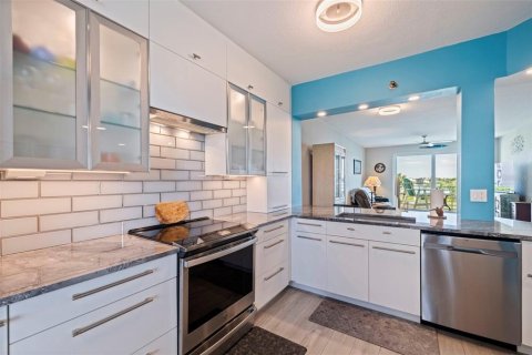 Condo in South Pasadena, Florida, 2 bedrooms  № 1834847 - photo 6