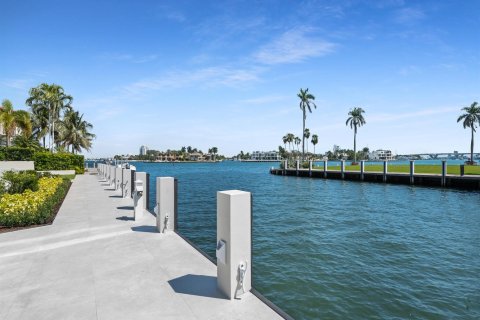 Villa ou maison à vendre à Fort Lauderdale, Floride: 7 chambres, 798.96 m2 № 2190088 - photo 13
