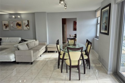 Купить кондоминиум в Халландейл-Бич, Флорида 2 спальни, 126.16м2, № 2065302 - фото 3