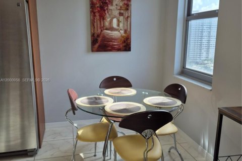 Купить кондоминиум в Халландейл-Бич, Флорида 2 спальни, 126.16м2, № 2065302 - фото 20