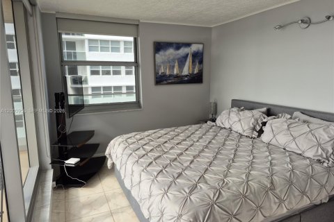 Купить кондоминиум в Халландейл-Бич, Флорида 2 спальни, 126.16м2, № 2065302 - фото 5