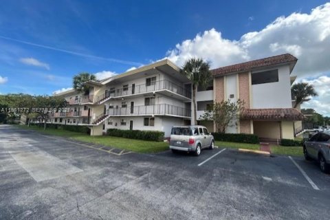 Купить кондоминиум в Санрайз, Флорида 2 спальни, 101.26м2, № 2007273 - фото 2