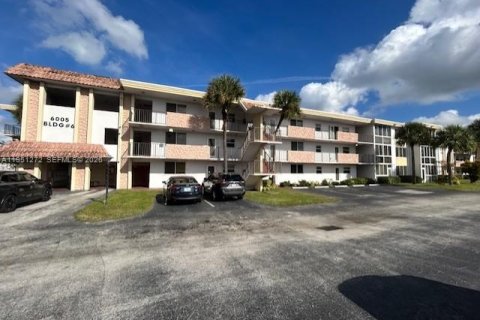 Кондоминиум с 2 спальнями в Санрайз, Флорида № 2007273