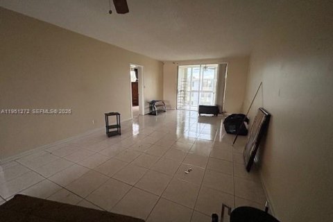 Купить кондоминиум в Санрайз, Флорида 2 спальни, 101.26м2, № 2007273 - фото 3