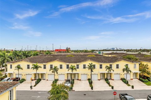 Villa ou maison à vendre à Lauderhill, Floride: 3 chambres, 138.98 m2 № 1715999 - photo 4