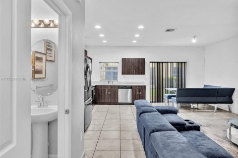 Villa ou maison à vendre à Lauderhill, Floride: 3 chambres, 138.98 m2 № 1715999 - photo 7