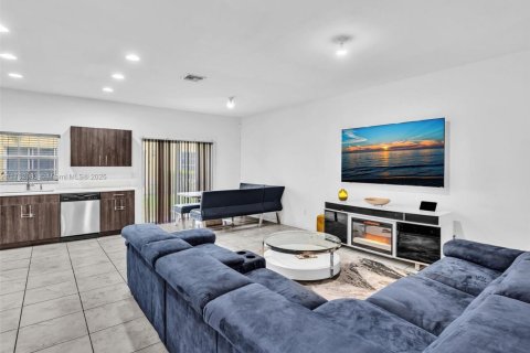 Villa ou maison à vendre à Lauderhill, Floride: 3 chambres, 138.98 m2 № 1715999 - photo 8