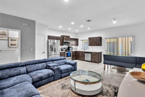 Villa ou maison à vendre à Lauderhill, Floride: 3 chambres, 138.98 m2 № 1715999 - photo 10