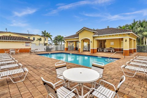 Villa ou maison à vendre à Lauderhill, Floride: 3 chambres, 138.98 m2 № 1715999 - photo 23