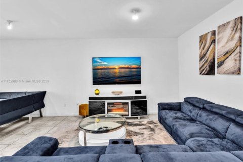 Villa ou maison à vendre à Lauderhill, Floride: 3 chambres, 138.98 m2 № 1715999 - photo 9