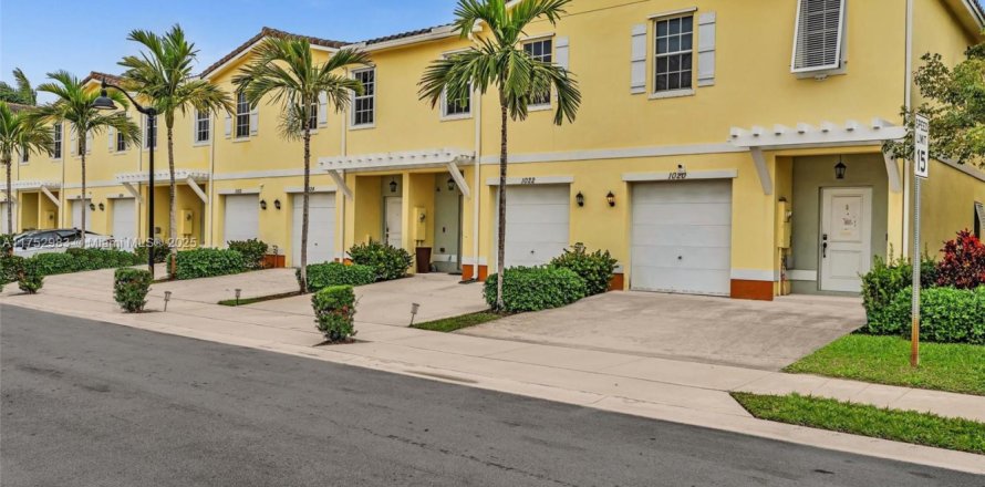 Villa ou maison à Lauderhill, Floride 3 chambres, 138.98 m2 № 1715999