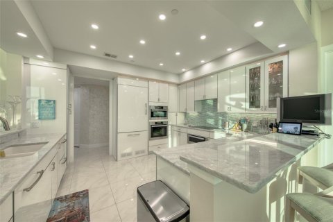 Condo in Clearwater, Florida, 3 bedrooms  № 1879947 - photo 11