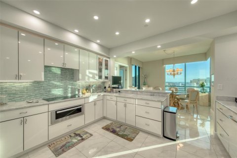 Condo in Clearwater, Florida, 3 bedrooms  № 1879947 - photo 10